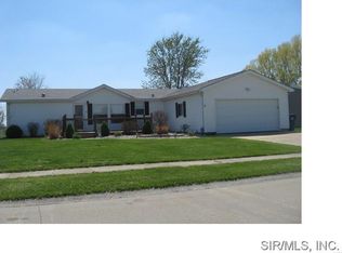 717 Lila Ct, New Baden, IL 62265