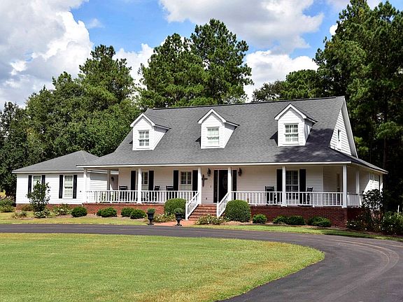 2nd image of 386 Edgewood Dr