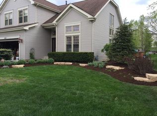 1481 White Chapel Ln, Algonquin, IL 60102