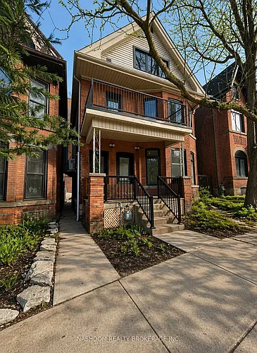 259 John St S Photo 1