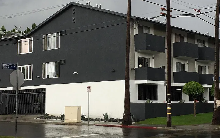 5114 Oakland St #104 — Photo 4