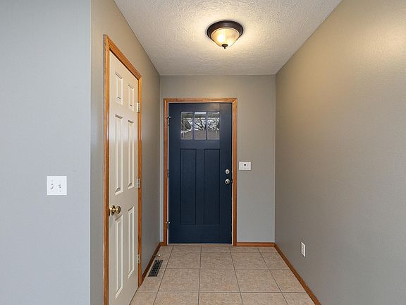 4th image of 3120 S Nettleton Avenue