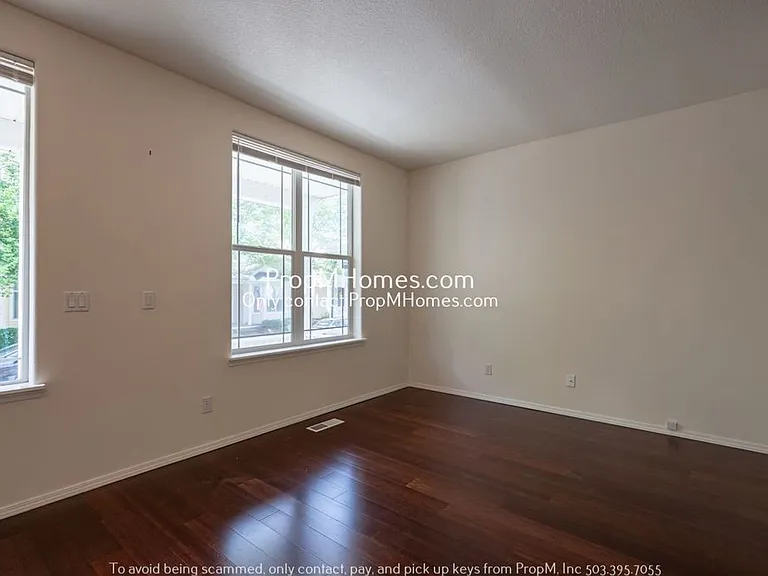 7561 SW Thornton Dr — Photo 4