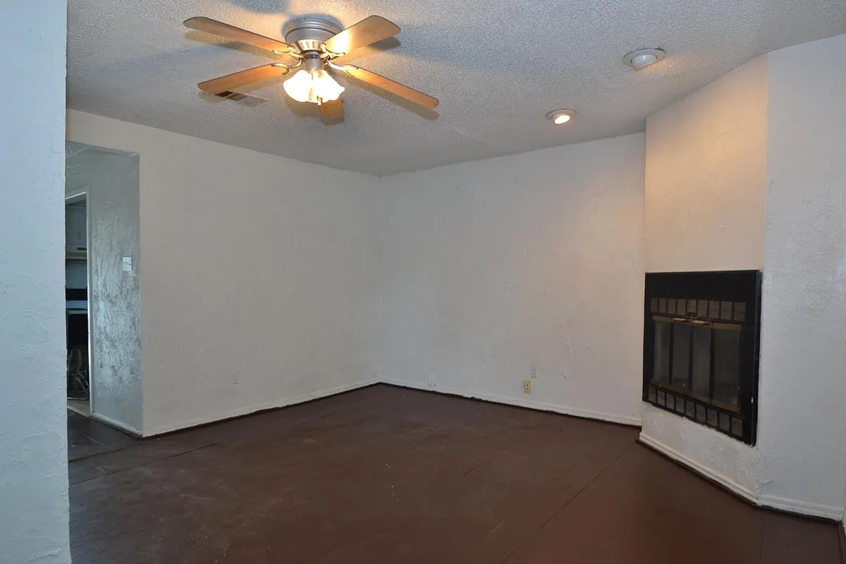 Building Photo - 1126 S Peachtree Rd