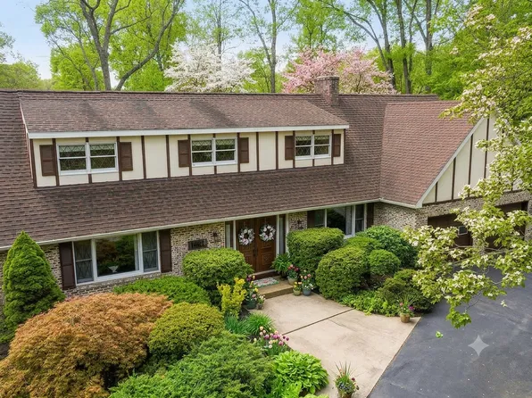 1701 Breezy Acres Rd, Orwigsburg, PA 17961