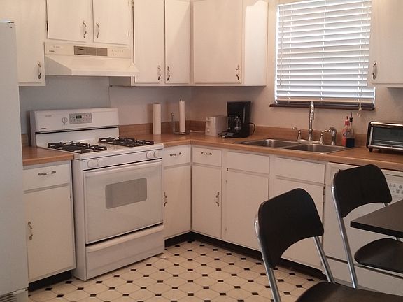 2nd image of 10432 E 41st St