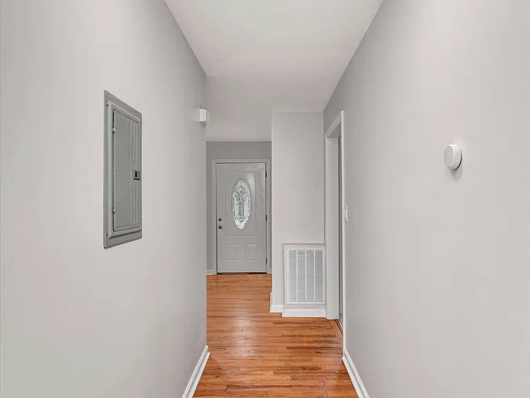 132 William St #1 — Photo 4