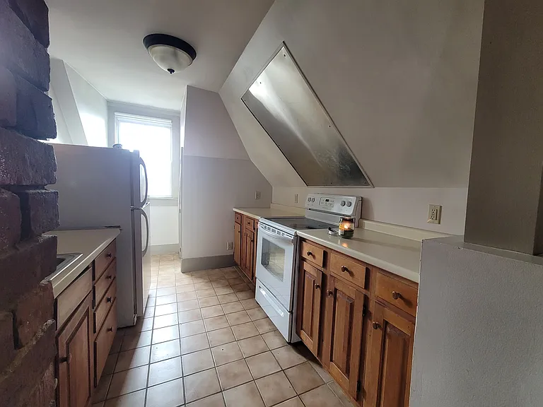 32 Ellsworth St #3 — Photo 5
