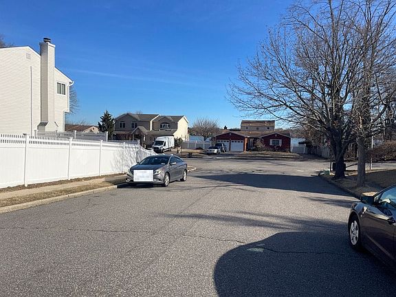 4th image of 27 Waterview Ave