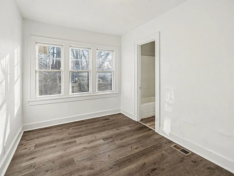 2421 E 67th Ter — Photo 9