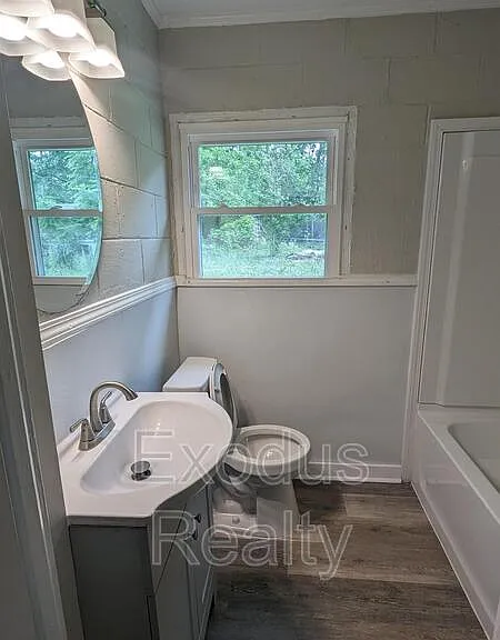 502 Maple Ave — Photo 5