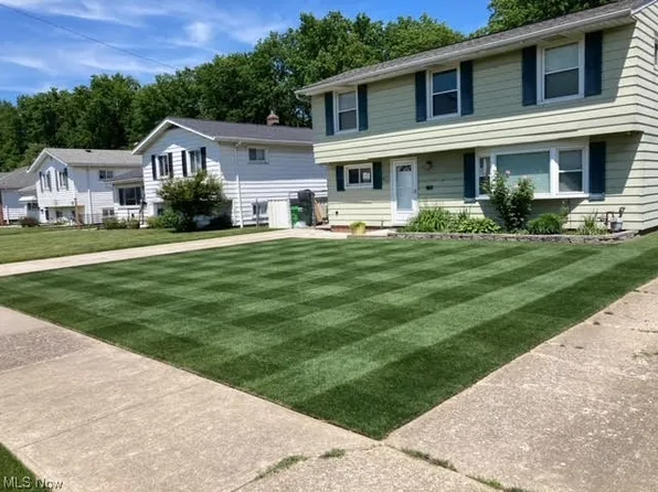 827 Charles St, Willowick, OH 44095