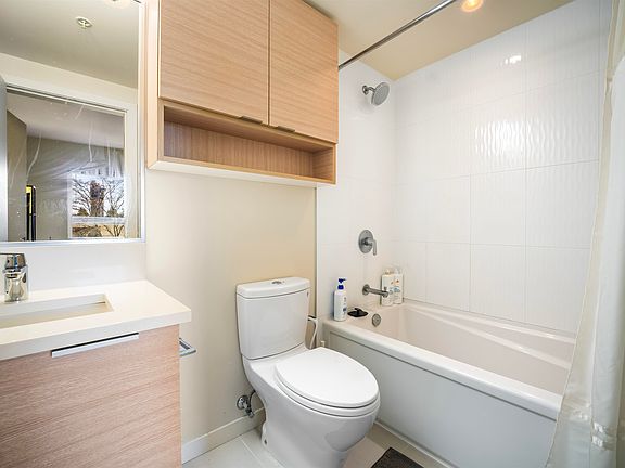 5th image of 10378 133rd St #Townhouse 6