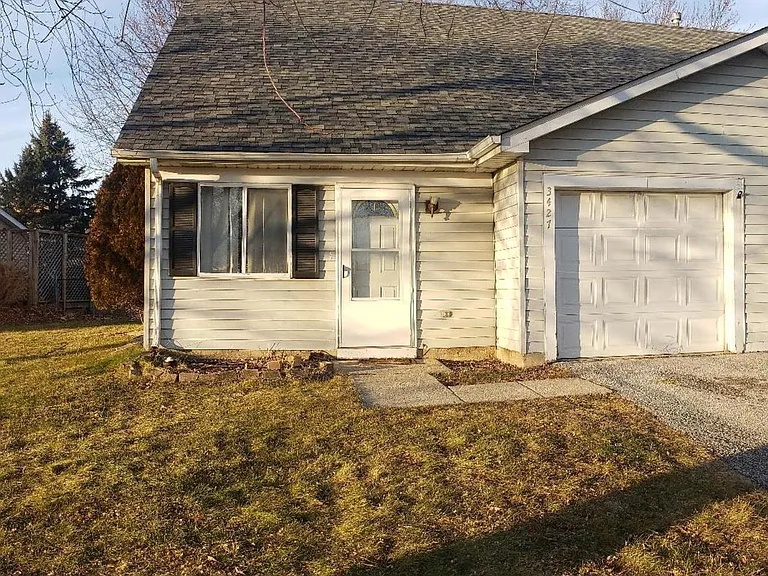 3427 Fox Hill Rd — Photo 1