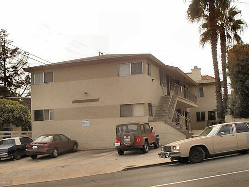 2nd image of 1923 1/2 Mission Ave