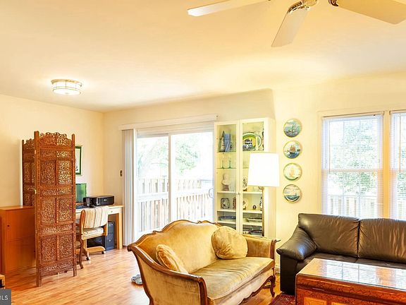 5th image of 9949 Longford Ct