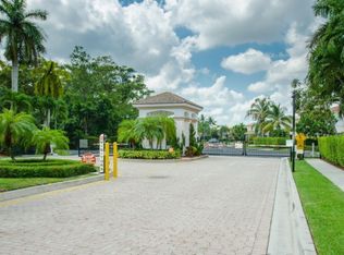 9740 Vineyard Ct, Boca Raton, FL 33428