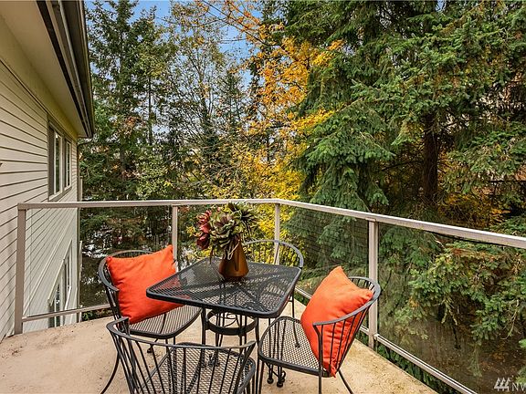 4th image of 2760 76th Ave SE APT 301