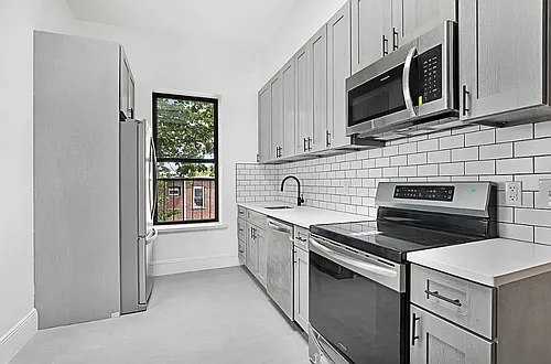 443 Jefferson Ave #3R Photo 1