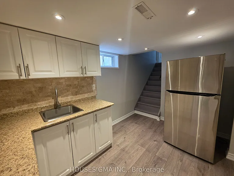 158 Patterson St #LOWER — Photo 2
