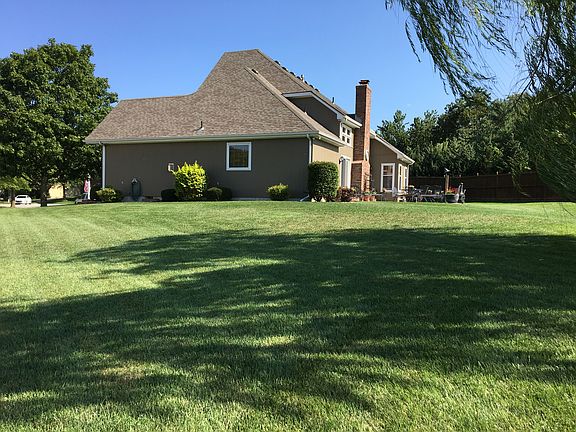 4th image of 2200 NE Glen Ct