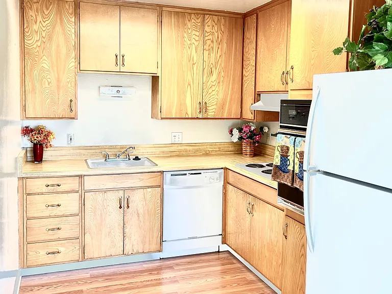 Southshore Gardens Apartments — Photo 2