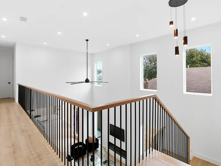 626 Wayne St — Photo 12