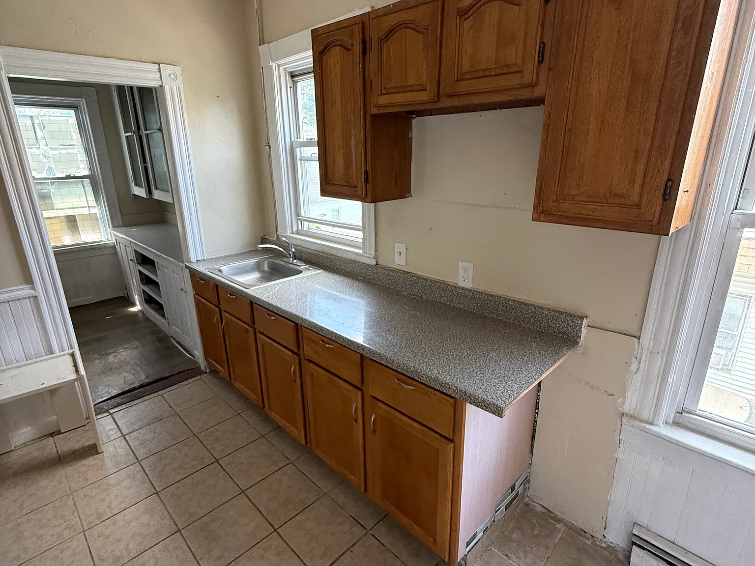 3 bed, $2,300 — Photo 2
