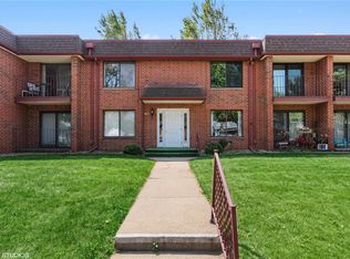 411 Crimson Dr NE APT 28, Cedar Rapids, IA 52402