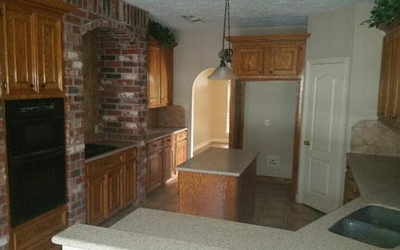 4th image of 8017 Hills Pkwy