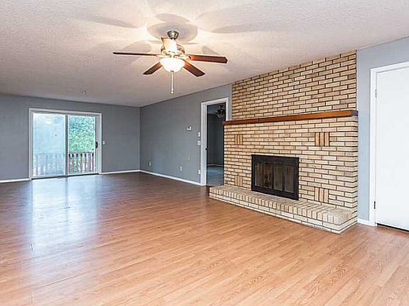 4th image of 8 Jonell Ln