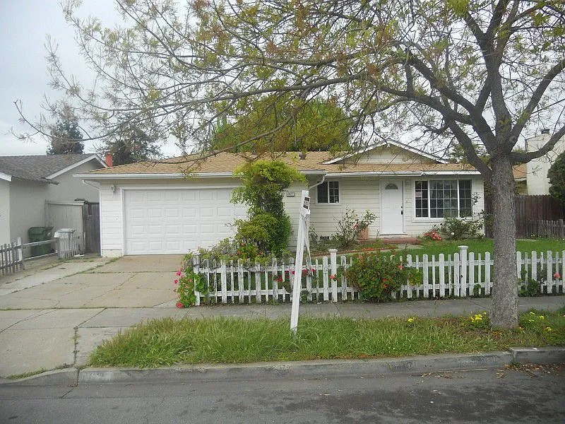 4627 Calaveras Ave photo 1