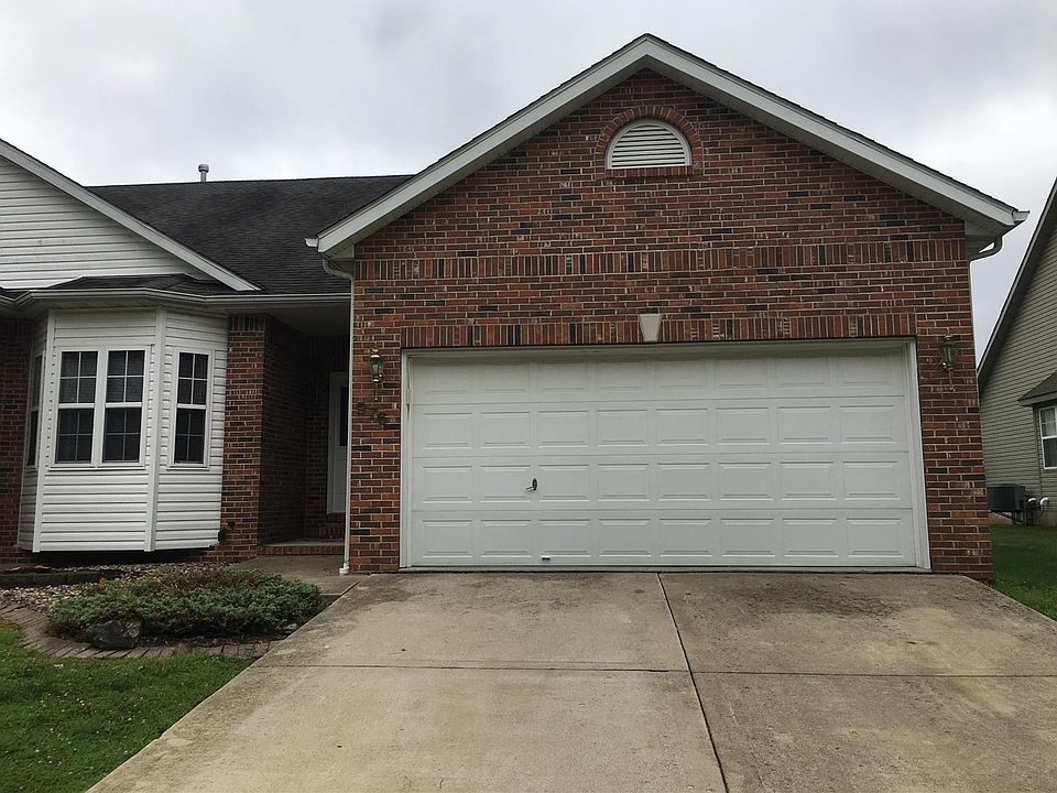 2nd image of 976 University Dr #B