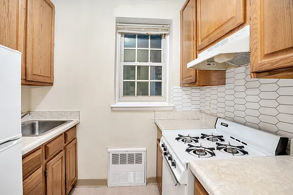 Rented by Douglas Elliman | media 13