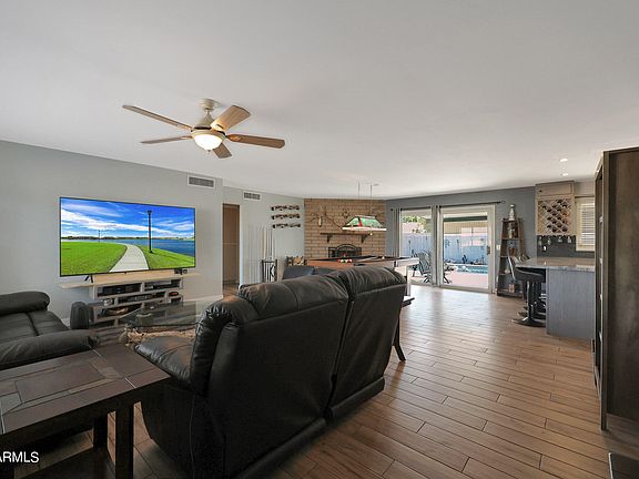 4th image of 2405 E ALAMEDA Drive