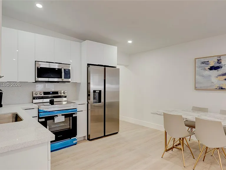 2736 NW 21st Ave — Photo 32