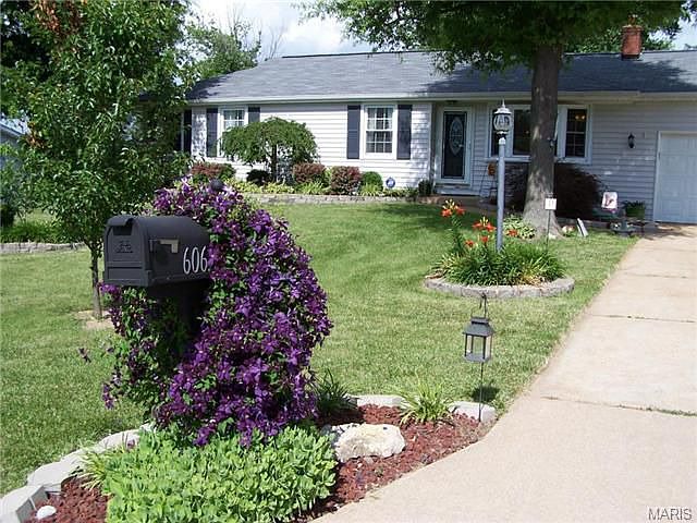 1st image of 6062 Oakville Ter