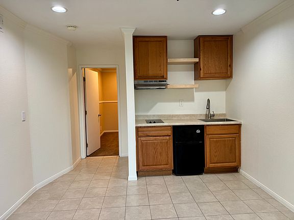 3rd image of 6111 Pamela Ln