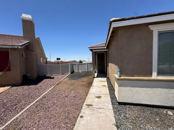11708 Maywood Ct, Adelanto, CA 92301