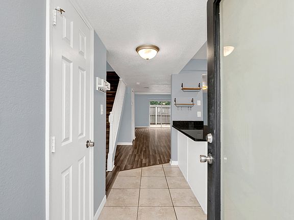 3rd image of 1924 Conway Rd APT 3