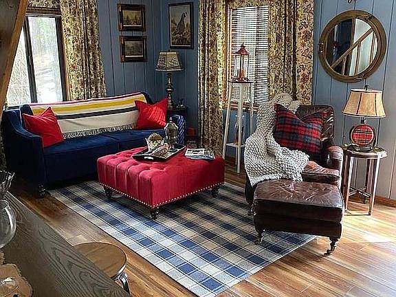 2nd image of 739 Buckingham