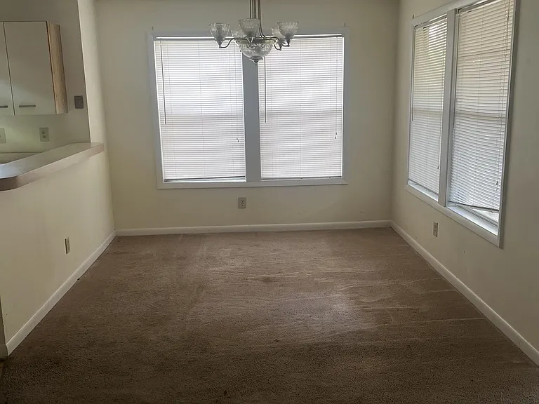 6801-4 Willowbrook Dr — Photo 2