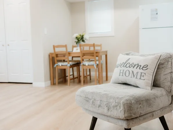 35 N Lincoln Ave #2, Carpentersville, IL 60110