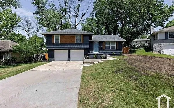 11207 Monroe Ct — Photo 1