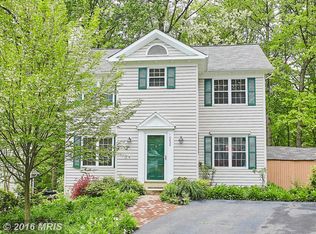 10032 Park Woods Ln, Burke, VA 22015