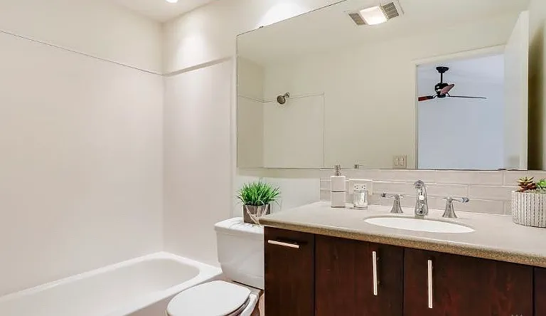 4336 W Lake Sammamish Pkwy SE #D118 — Photo 1