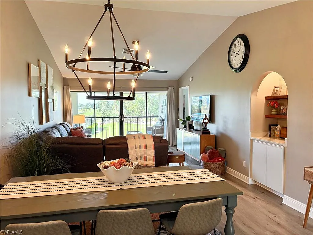 2 bed, 2.0 bath, 1125 sqft, $4,000 — Photo 4