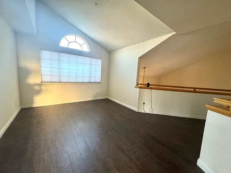 439 S Alhambra Ave — Photo 10