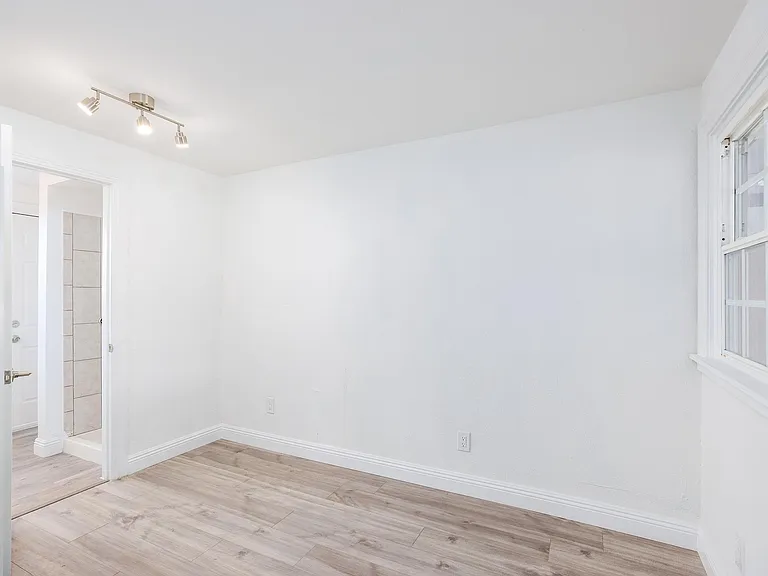 333 S 1st Ave — Photo 52
