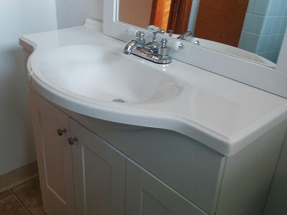 4th image of 185 Victory Ave APT 4